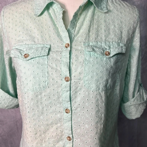 Croft & Barrow Mint Green Eyelet Button Down 3/4 Sleeve Blouse - size XS - Picture 6 of 13